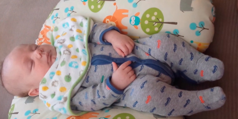 Review of Chicco Woodsie Feeding and Nursing Pillow