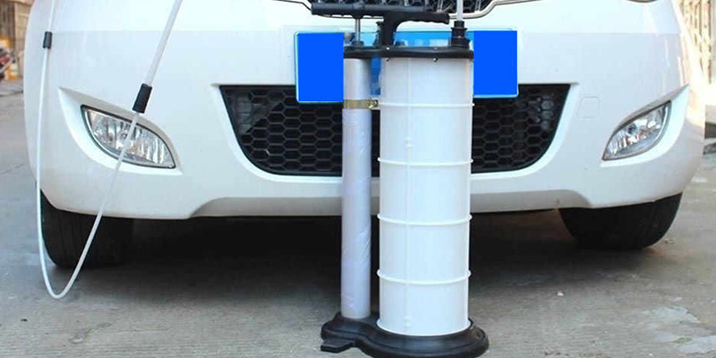 Katsu (481509) Manual Fluid Extractor Pump (9 Liters) in the use - Bestadvisor