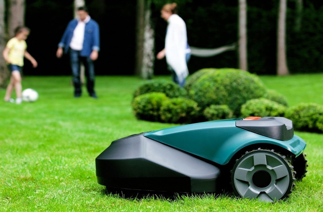 Comparison of Robotic Lawn Mowers