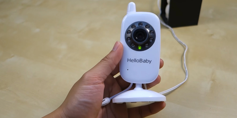 HelloBaby HB32 Wireless Video Baby Monitor with Digital Camera in the use - Bestadvisor
