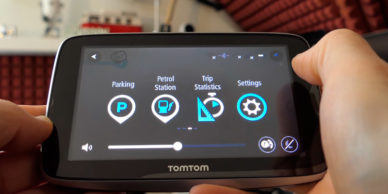 Review of TomTom Go Basic 5 inch Car Sat Nav